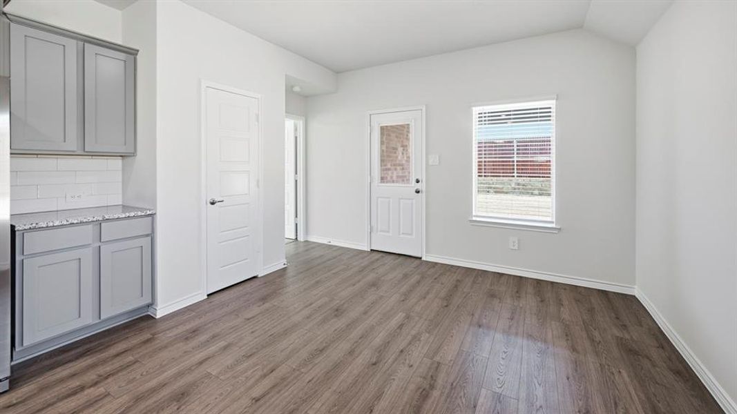 Spacious, unfurnished interior of a new home in Winchester Crossing, Princeton (Image 29).