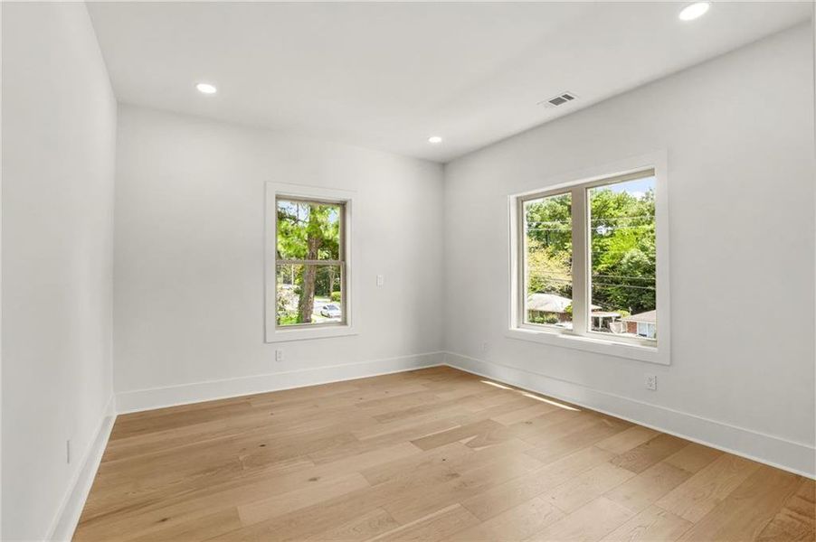 Spacious, unfurnished interior of a new home in , Atlanta (Image 65).