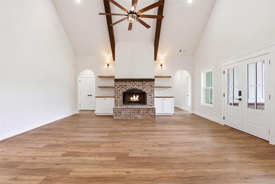 Spacious, unfurnished interior of a new home in , Monroe (Image 25).