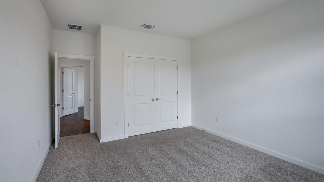 Spacious, unfurnished interior of a new home in Rosenbusch Ranch, Leander (Image 18). Spacious, unfurnished interior of a new home in Rosenbusch Ranch, Leander (Image 18).