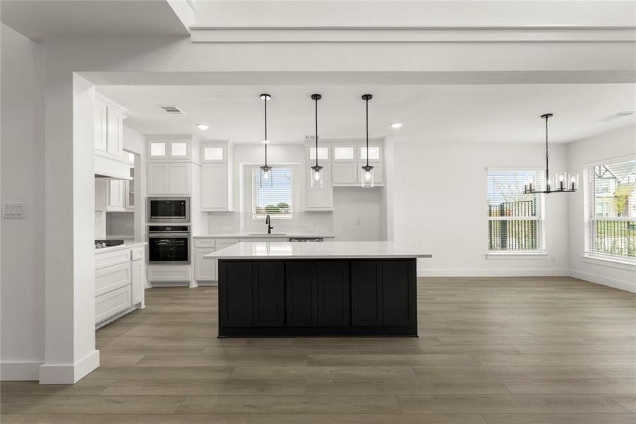 15. 9084 Eureka - Kitchen