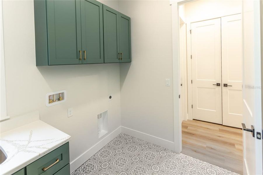 Furnished interior view inside a new home in , Weeki Wachee (Image 59).