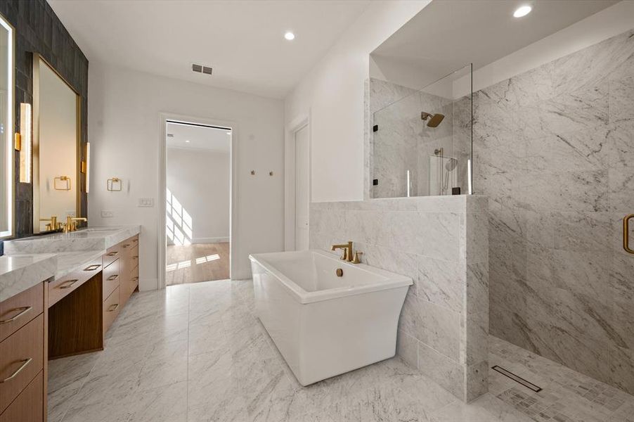 Master Bathroom Master Bathroom