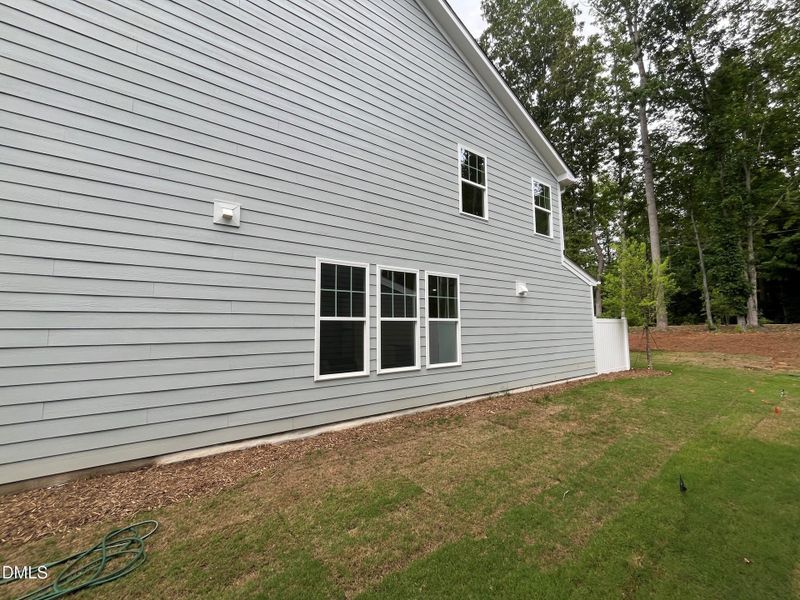 Private end unit with large windows