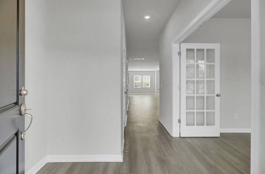 Spacious, unfurnished interior of a new home in , Summerville (Image 24).