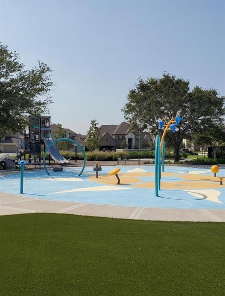 Community amenities in , Richmond (Image 15).