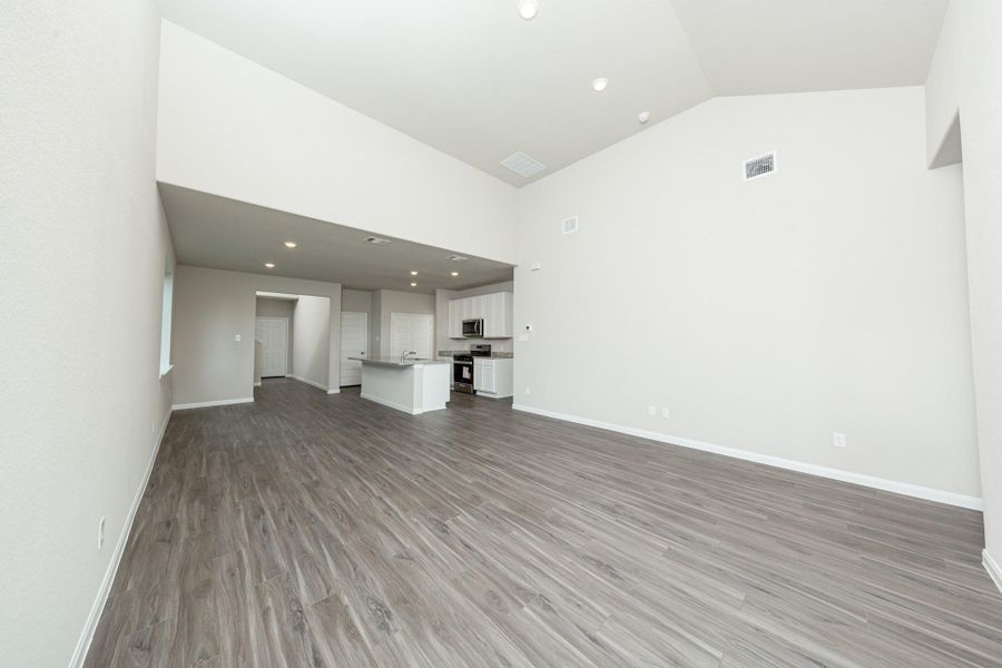 Spacious, unfurnished interior of a new home in Cliffstone Hills, Conroe (Image 13). Spacious, unfurnished interior of a new home in Cliffstone Hills, Conroe (Image 13).