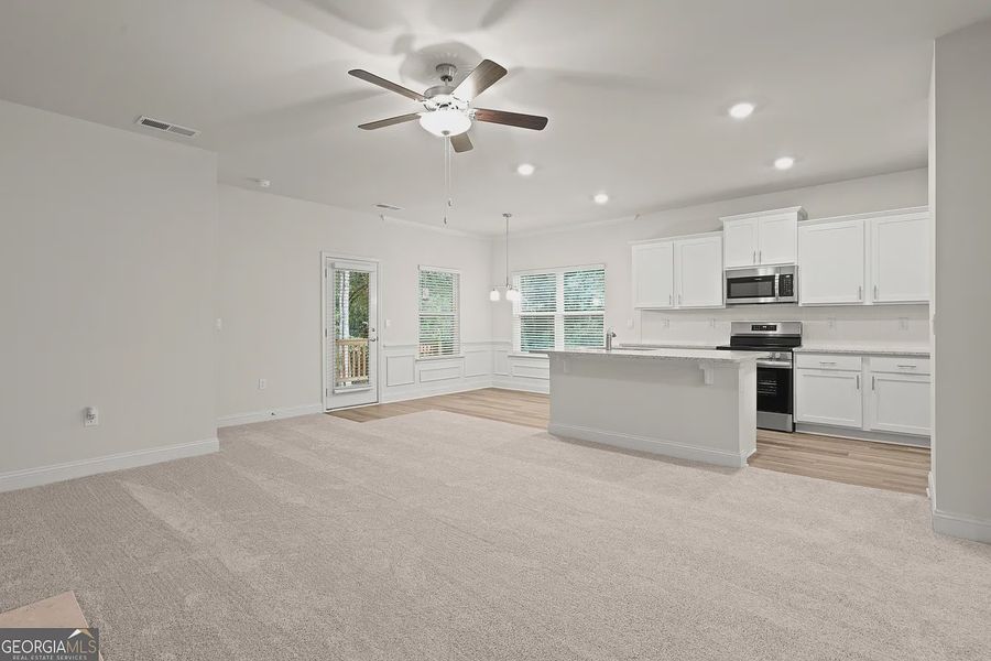 Spacious, unfurnished interior of a new home in Canterbury Villas, Carrollton (Image 17).