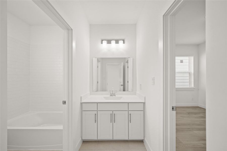 Hall bath (*Photo not of actual home and used for illustration purposes only.)