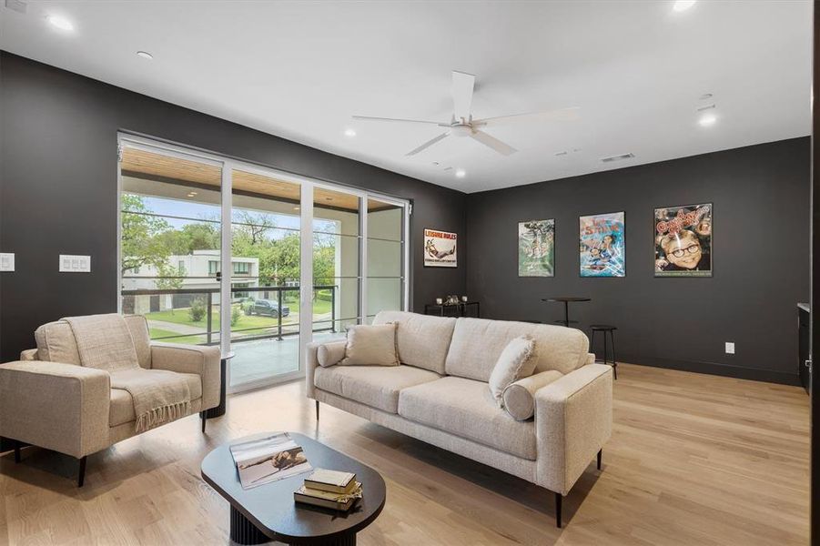 Furnished interior view inside a new home in , Dallas (Image 29). Furnished interior view inside a new home in , Dallas (Image 29).