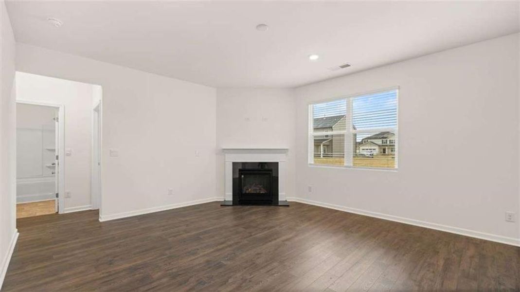 Spacious, unfurnished interior of a new home in Champion's Run, Lithonia (Image 11).