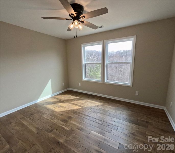 Spacious, unfurnished interior of a new home in , Marion (Image 15).