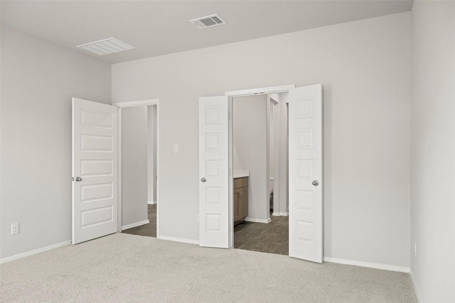 Spacious, unfurnished interior of a new home in Cloverleaf, Austin (Image 19).