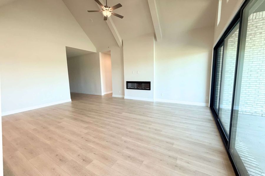 Spacious, unfurnished interior of a new home in Polo Ridge, Mesquite (Image 12).