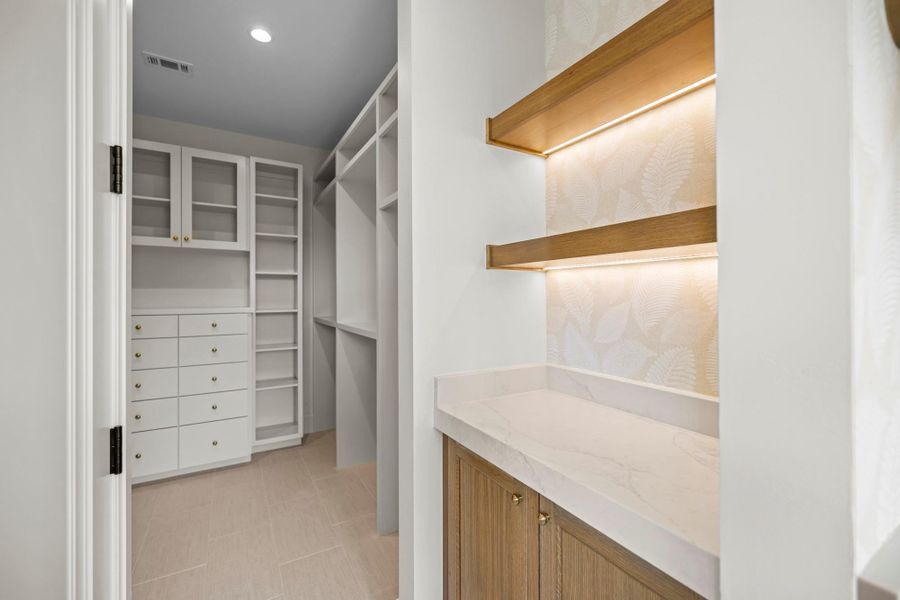 View of walk in closet