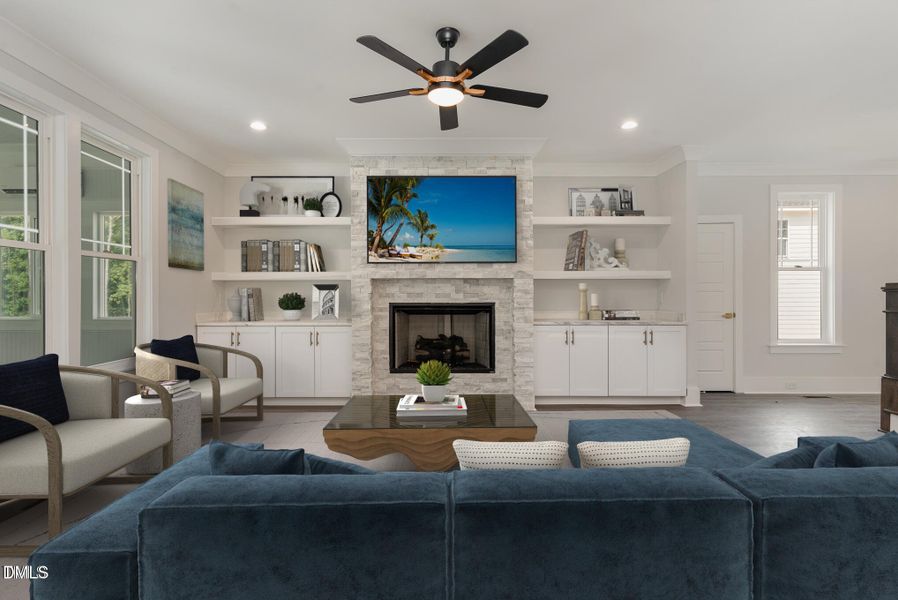 613 Bright and cozy Family Room 613 Bright and cozy Family Room