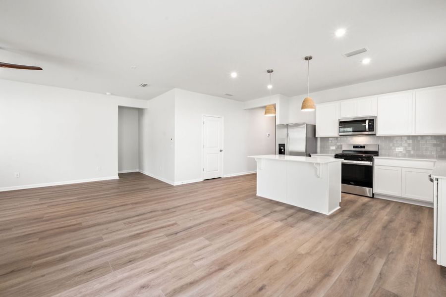 Spacious, unfurnished interior of a new home in Heartwood, Richmond Hill (Image 9). Spacious, unfurnished interior of a new home in Heartwood, Richmond Hill (Image 9).