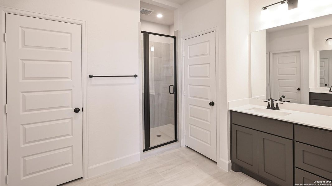 Furnished interior view inside a new home in Solms Landing 45', New Braunfels (Image 6).