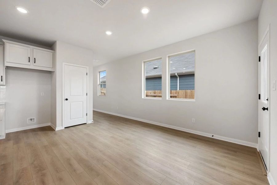 Dining Area Dining Area