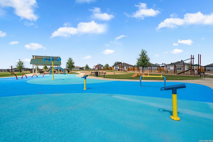 Community amenities in , Lytle (Image 25).