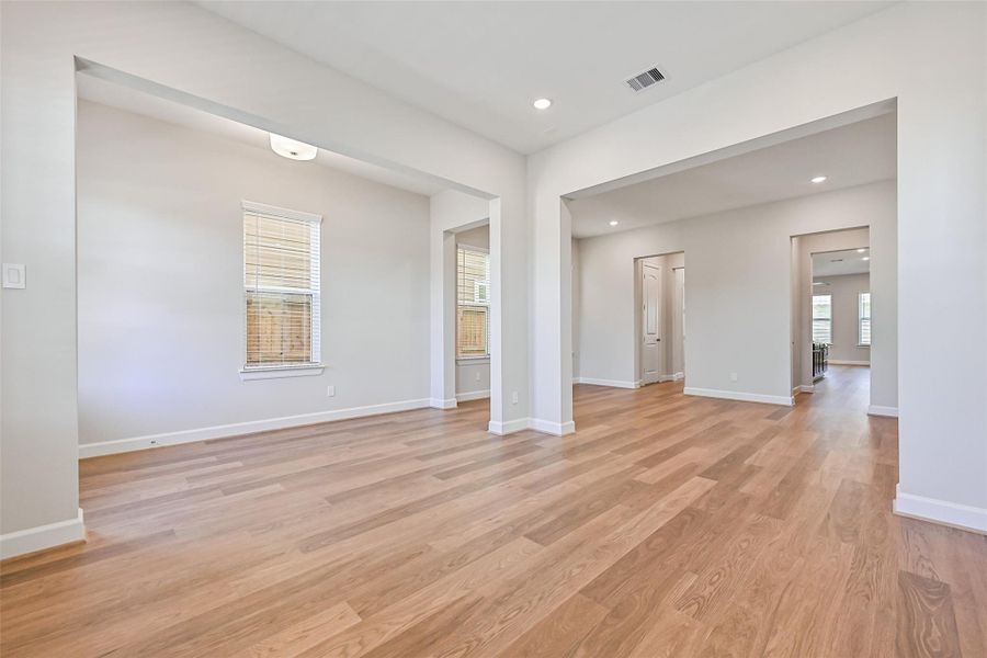 Spacious, unfurnished interior of a new home in Pearland Old Townsite, Pearland (Image 21).