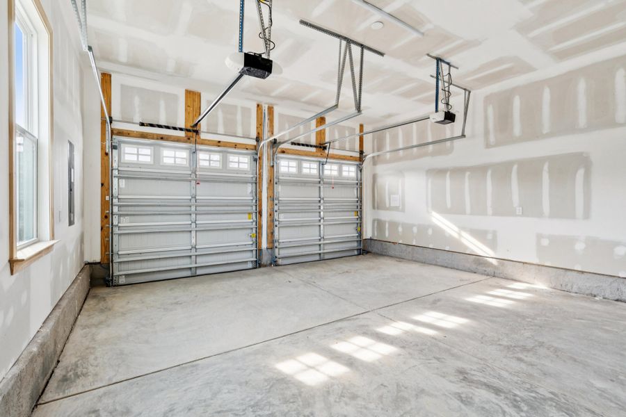 Spacious, unfurnished interior of a new home in Nexton, Summerville (Image 31).