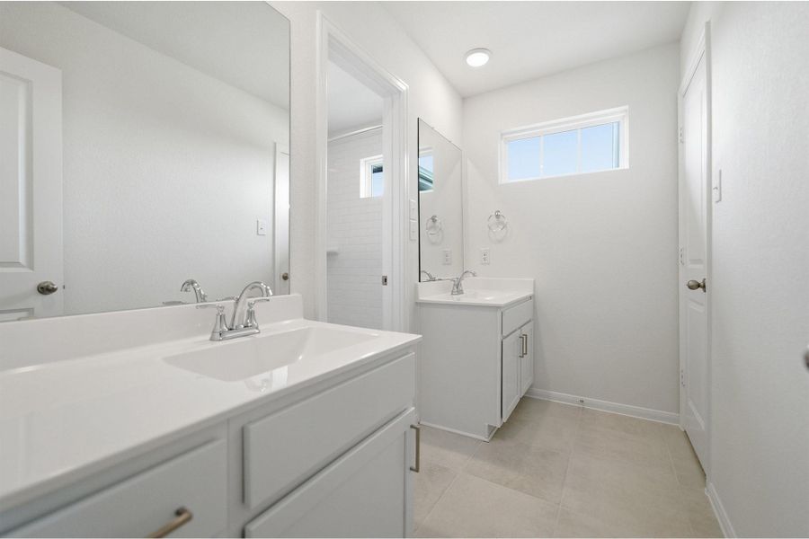 Furnished interior view inside a new home in Martha's Vineyard, Alvin (Image 13).