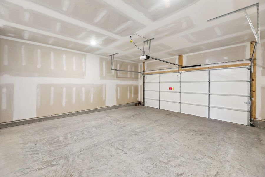 Spacious, unfurnished interior of a new home in Cades Bluff, Lebanon (Image 29). Spacious, unfurnished interior of a new home in Cades Bluff, Lebanon (Image 29).