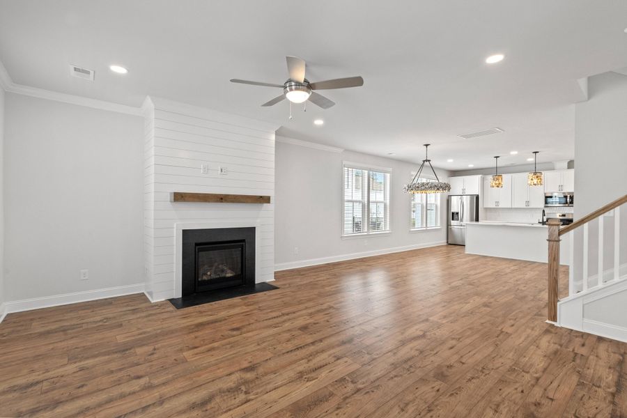Spacious, unfurnished interior of a new home in Oak Bluff, Charleston (Image 18). Spacious, unfurnished interior of a new home in Oak Bluff, Charleston (Image 18).