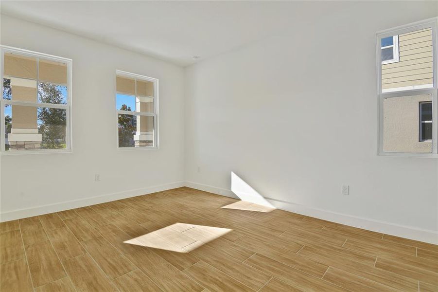 Spacious, unfurnished interior of a new home in Seasons at Wekiva Ridge, Mount Dora (Image 11).