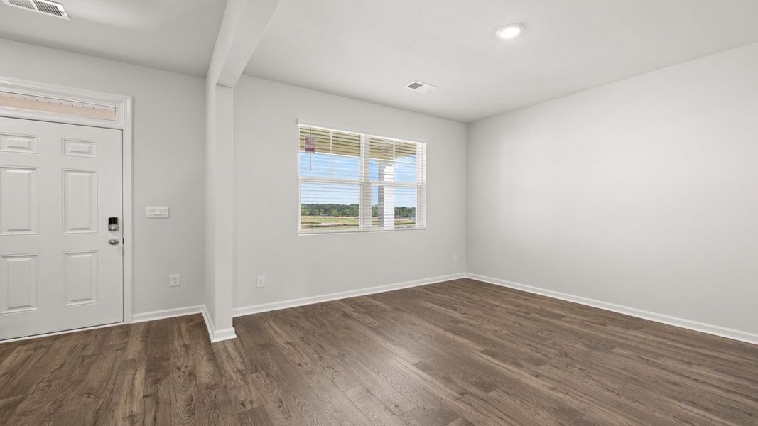 Spacious, unfurnished interior of a new home in Estates at Deer Hollow, Grovetown (Image 18).