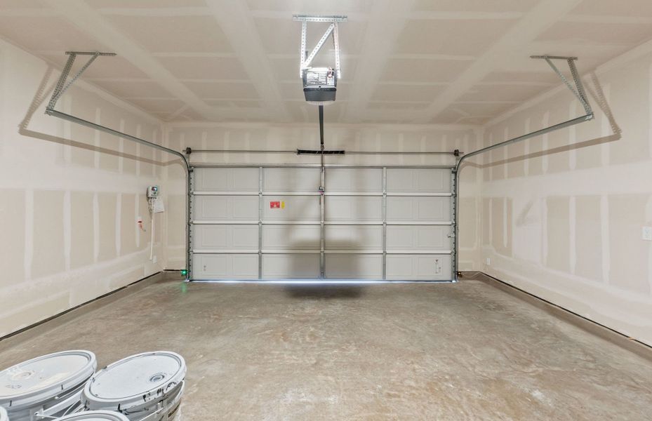 In-progress construction of a new home in Larson Crossing, Elgin, TX (Image 44).