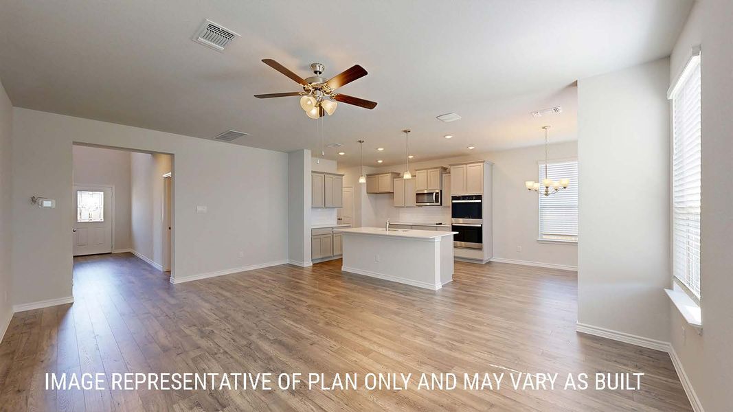 Spacious, unfurnished interior of a new home in Saddle Creek, Waco (Image 16).