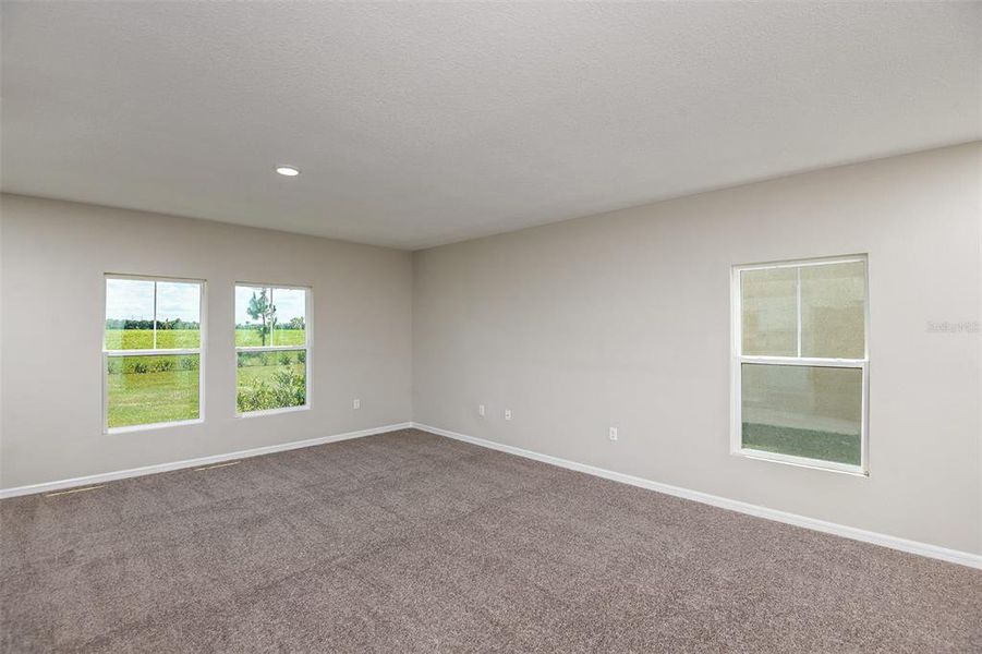 Spacious, unfurnished interior of a new home in Pasadena Ridge, Dade City (Image 12).