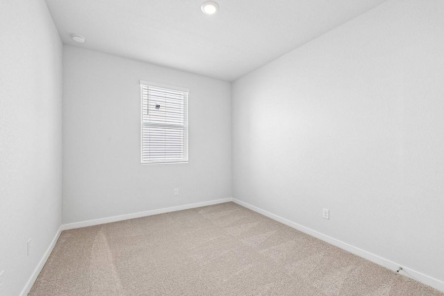 Spacious, unfurnished interior of a new home in Trinity Ranch, Elgin (Image 21).