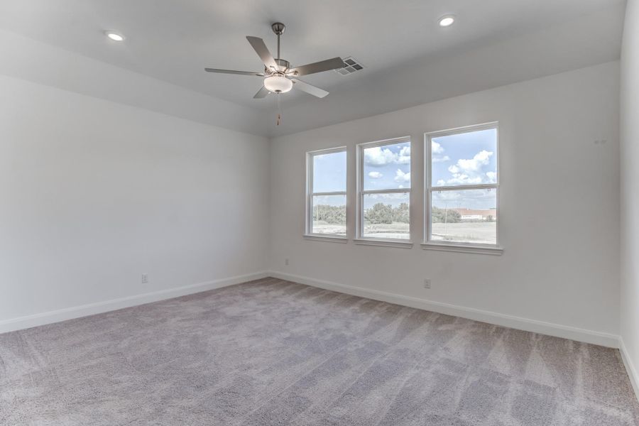 Spacious, unfurnished interior of a new home in Townsen Landing, Humble (Image 28).