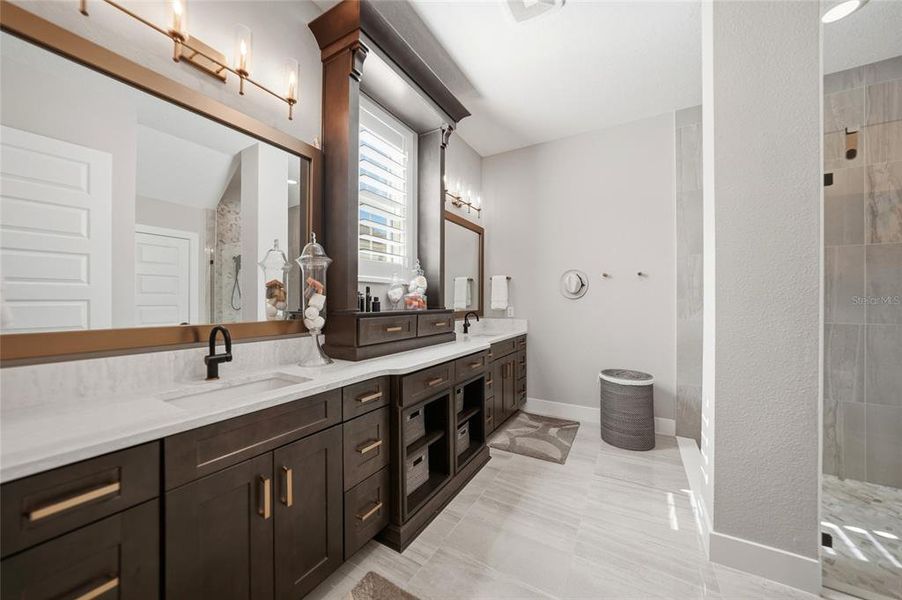 Furnished interior view inside a new home in , Venice (Image 43).