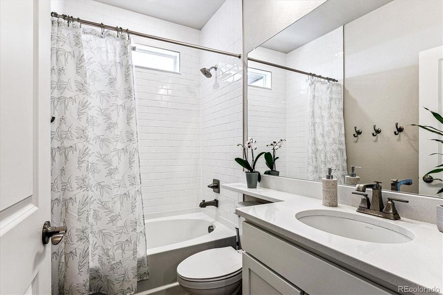 Furnished interior view inside a new home in The Reserve, Aurora (Image 13). Furnished interior view inside a new home in The Reserve, Aurora (Image 13).