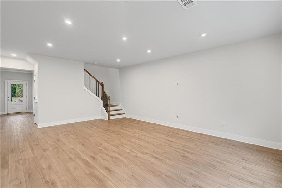Spacious, unfurnished interior of a new home in Rose Creek, Cumming (Image 34).