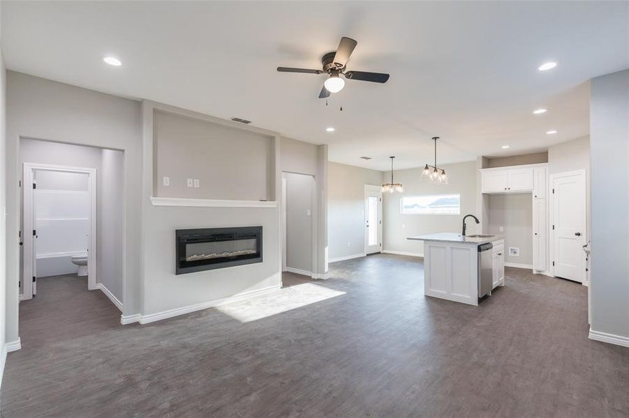 Spacious, unfurnished interior of a new home in , Abilene (Image 21).