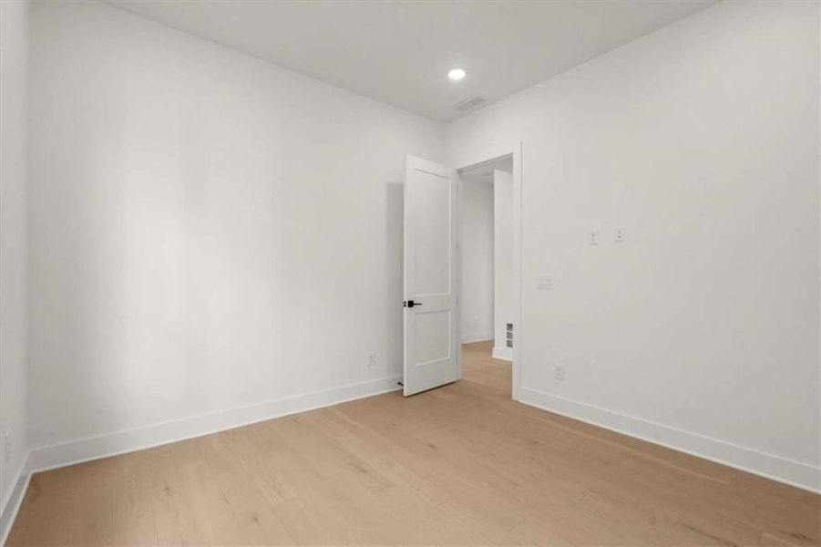 Spacious, unfurnished interior of a new home in The Gathering – Alpharetta, Alpharetta (Image 35).