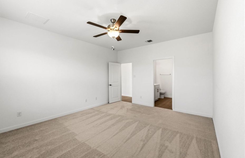 Spacious, unfurnished interior of a new home in Skyview, Belton (Image 36).