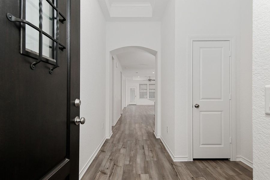 Spacious, unfurnished interior of a new home in Mavera, Conroe (Image 14).