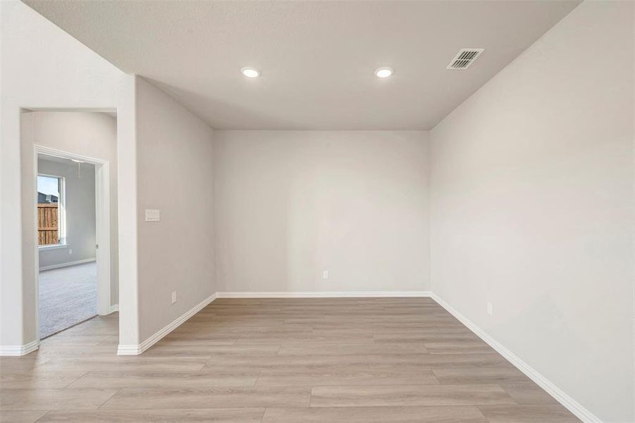 Spacious, unfurnished interior of a new home in Lily Creek at Sutton Fields, Aubrey (Image 40).