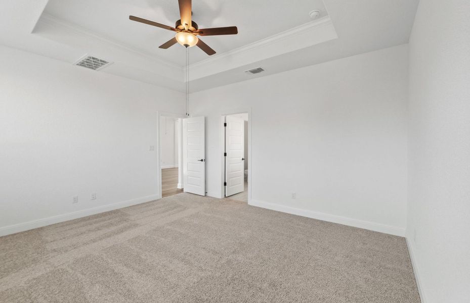 Spacious, unfurnished interior of a new home in Santa Rita Ranch, Liberty Hill (Image 17).