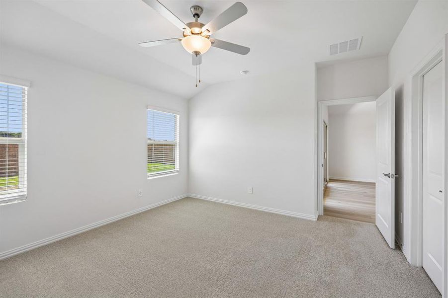 Spacious, unfurnished interior of a new home in Stella Hills, Denton (Image 29).