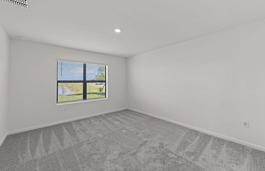 Spacious, unfurnished interior of a new home in Caloosa Cove, Labelle (Image 12).