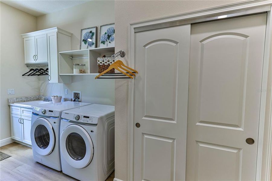 Furnished interior view inside a new home in , Crystal River (Image 37). Furnished interior view inside a new home in , Crystal River (Image 37).