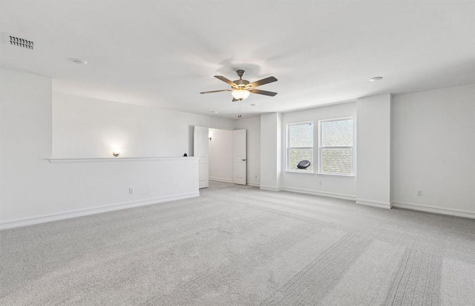 Light-filled game room providing additional living space Light-filled game room providing additional living space