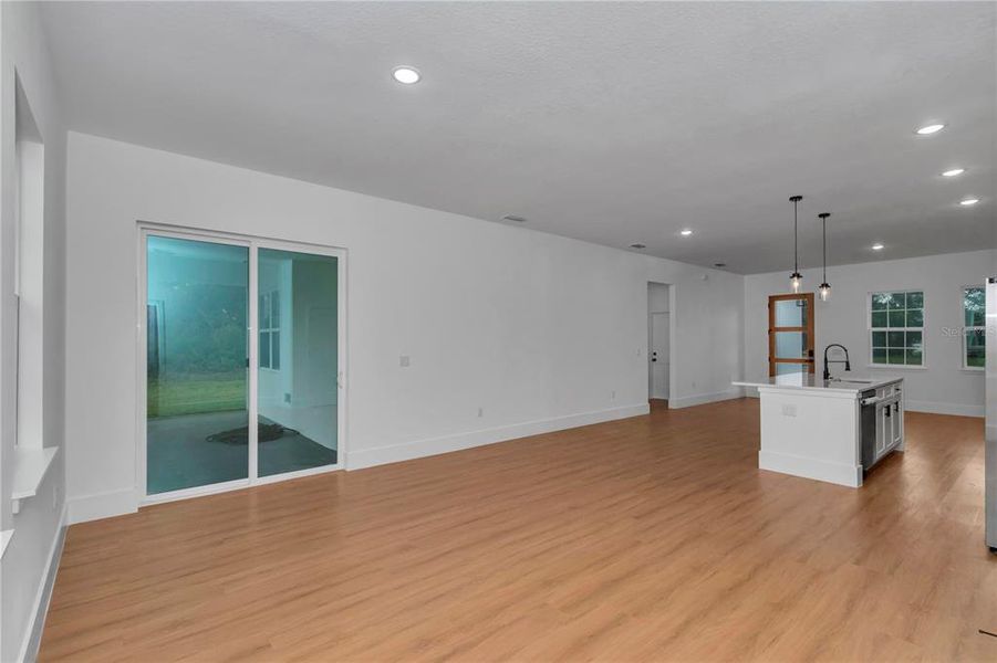 Spacious, unfurnished interior of a new home in , Ocala (Image 31).